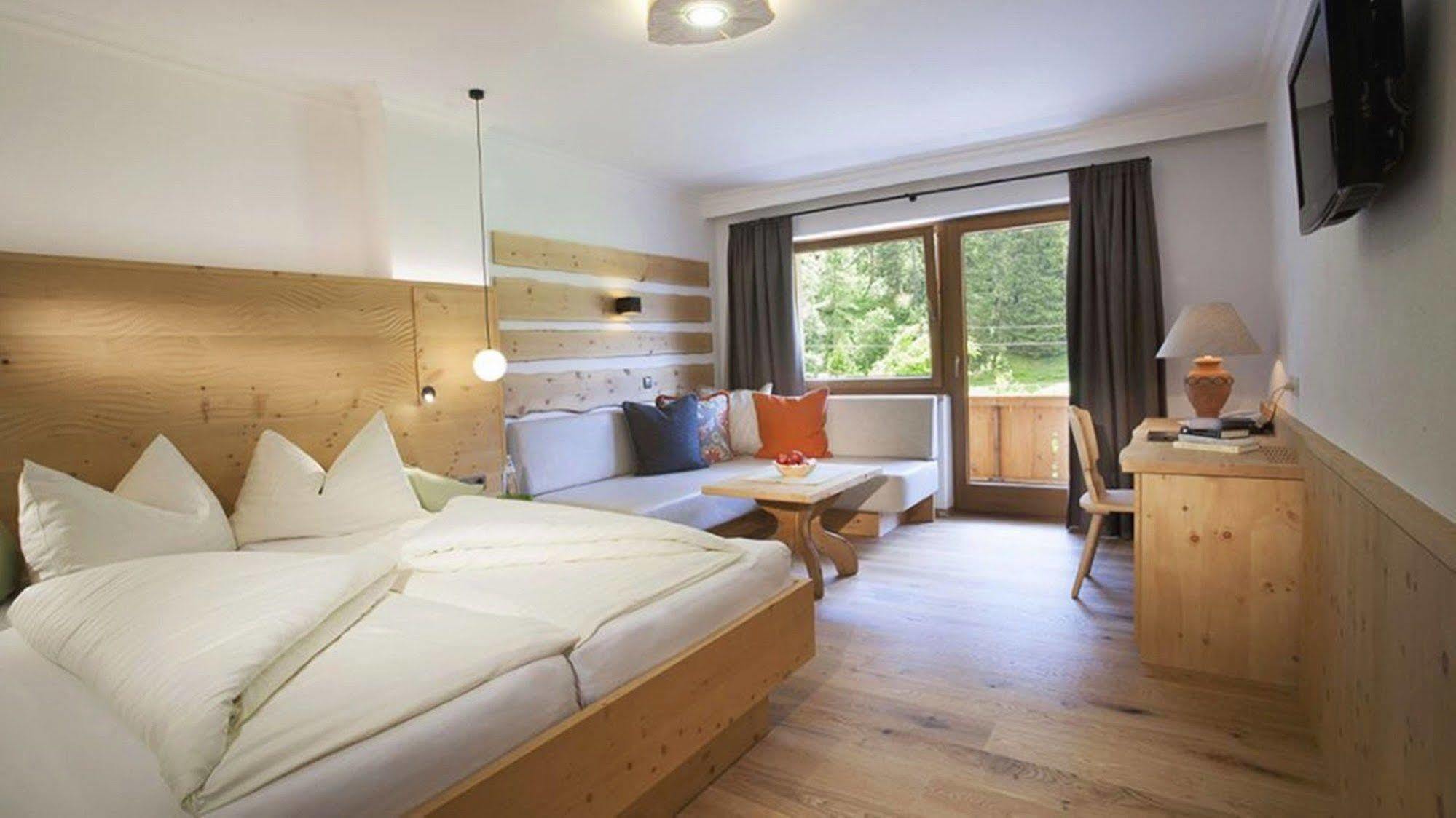 Natur- & Wanderhotel Tuxertal Exterior foto